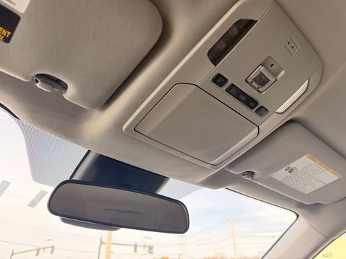 Used 2022 Toyota Highlander LE image 35