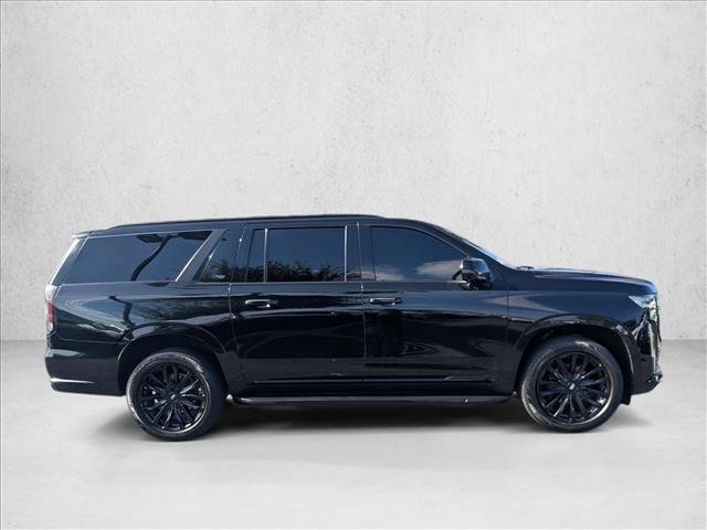 Used 2023 Cadillac Escalade ESV Luxury RWD image 4
