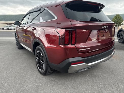 Certified 2024 Kia Sorento S AWD/4WD image 6