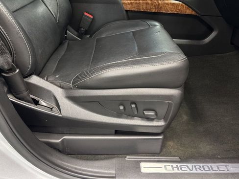Used 2018 Chevrolet Tahoe Premier AWD/4WD image 17