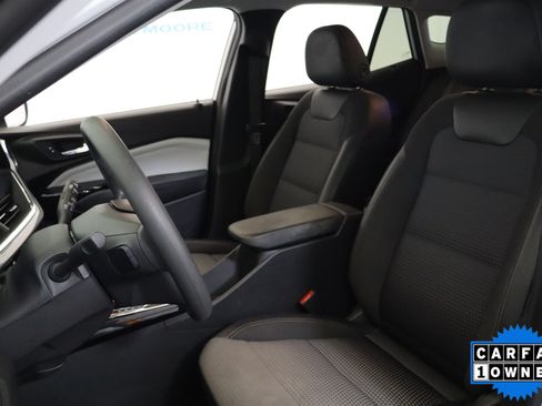 Used 2025 Chevrolet Trax LT FWD image 20