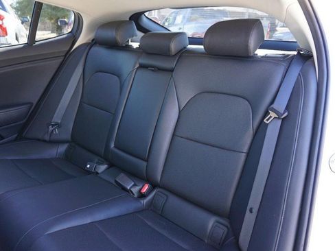 Used 2018 Kia Stinger Premium image 25