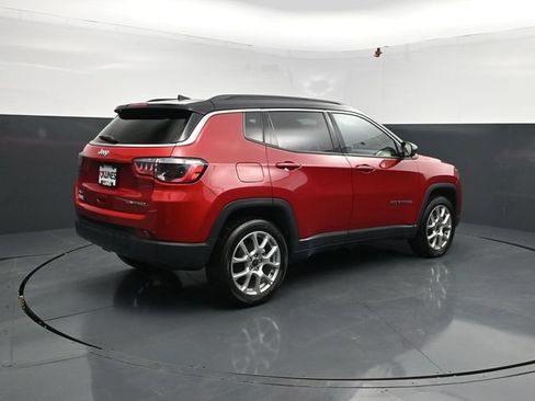 Used 2025 Jeep Compass Limited AWD/4WD image 9