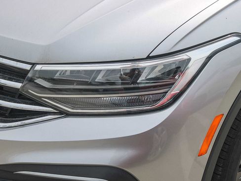 Used 2024 Volkswagen Tiguan SE image 7