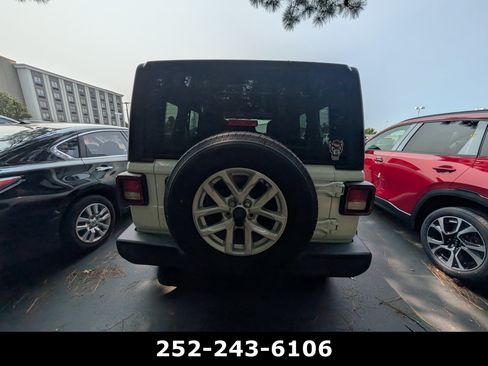 Used 2023 Jeep Wrangler Unlimited Sport AWD/4WD image 4