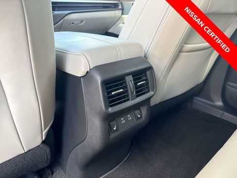 Certified 2025 Nissan Murano Platinum w/ Cargo Package AWD/4WD image 19