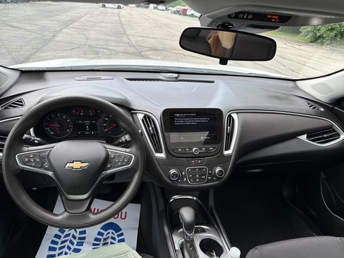 Used 2022 Chevrolet Malibu LT FWD image 28