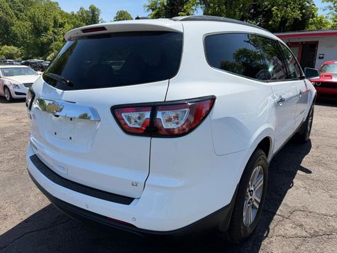 Used 2017 Chevrolet Traverse LT FWD image 5