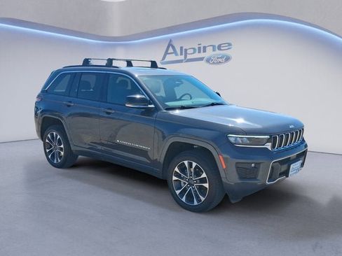 Used 2025 Jeep Grand Cherokee Overland w/ Luxury Tech Group IV AWD/4WD image 7