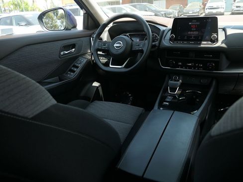 Used 2023 Nissan Rogue SV FWD image 23