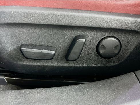 Used 2020 MAZDA MAZDA3 Hatchback w/ Premium Package image 4