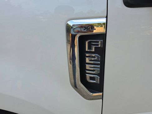 Used 2019 Ford F250 XL w/ Power Equipment Group AWD/4WD image 10
