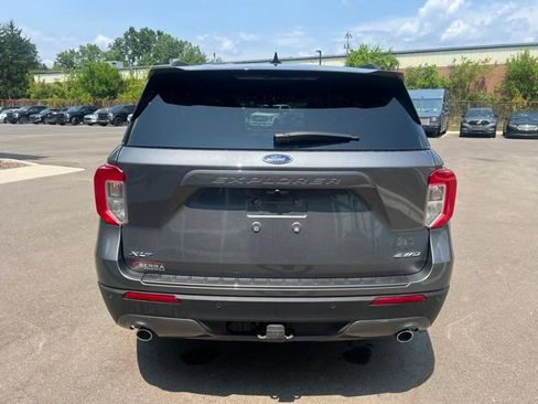 Used 2024 Ford Explorer XLT w/ Equipment Group 202A AWD/4WD image 6
