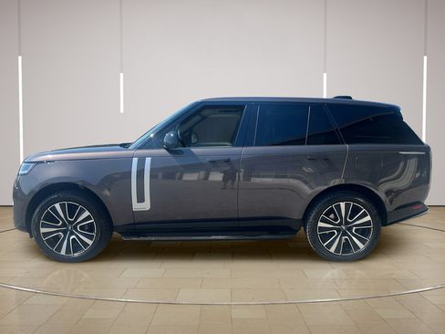 Used 2025 Land Rover Range Rover Autobiography AWD/4WD image 2