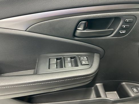 Certified 2025 Honda Passport EX-L image 19