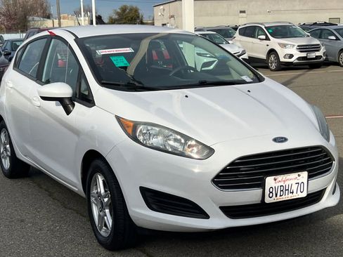 Used 2019 Ford Fiesta SE image 3