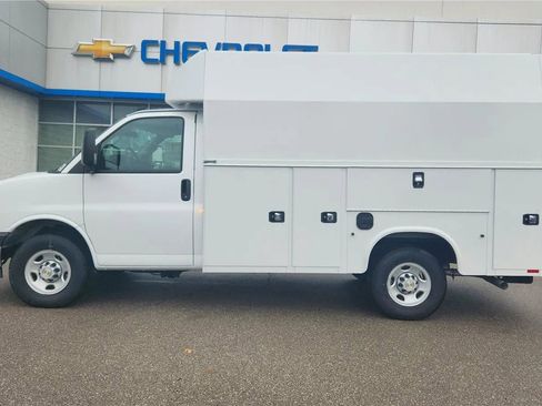 New 2025 Chevrolet Express 3500 w/ Power Convenience Package RWD image 8