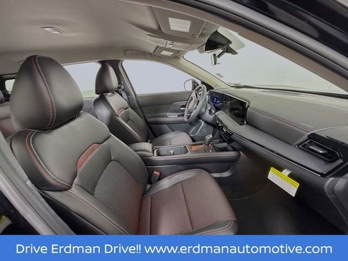 Certified 2025 Nissan Kicks SR image 23