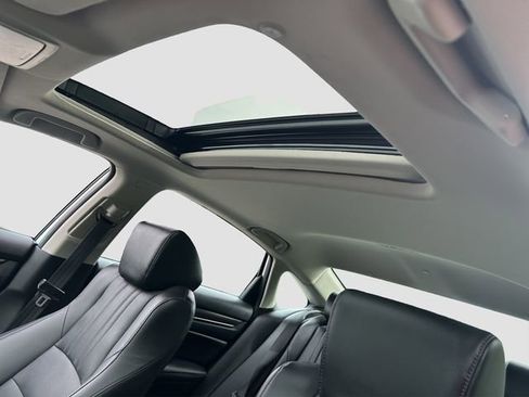 Used 2022 Honda Accord Touring image 24