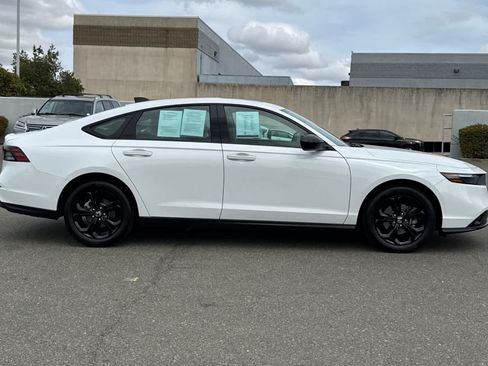 Used 2025 Honda Accord SE image 6