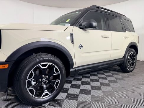 Used 2025 Ford Bronco Sport Outer Banks image 10