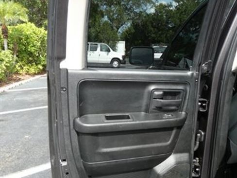 Used 2018 RAM 1500 Express RWD image 44