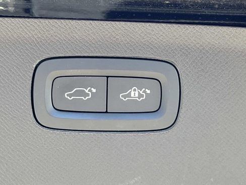 Used 2023 Volvo XC90 B6 Plus w/ Protection Package Premier image 14