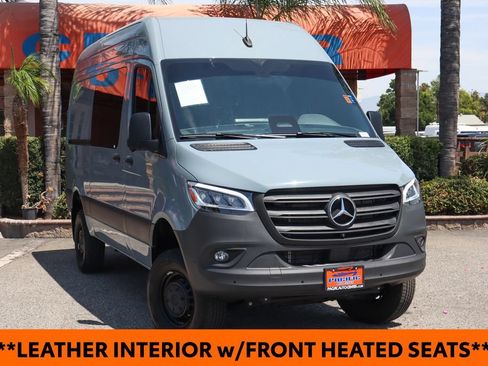 Used 2025 Mercedes-Benz Sprinter 2500 image 2