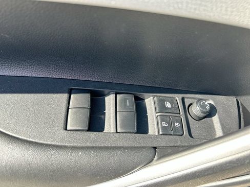 Certified 2024 Toyota Corolla Cross L FWD image 12