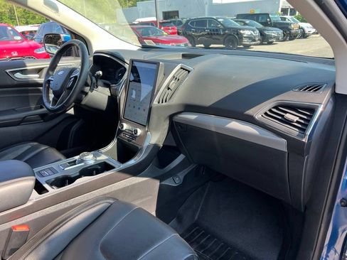 Used 2021 Ford Edge Titanium w/ Equipment Group 301A AWD/4WD image 27