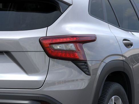 New 2026 Chevrolet Trax LS w/ LS Convenience Package FWD image 11