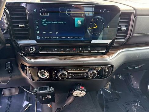 Used 2023 Chevrolet Silverado 1500 LT image 24