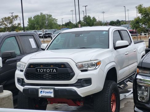 Used 2019 Toyota Tacoma SR AWD/4WD image 1