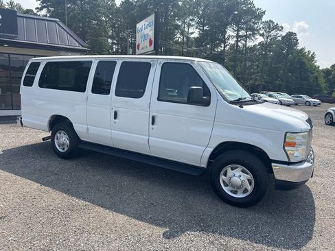 Used 2013 Ford E-350 and Econoline 350 XLT RWD image 13