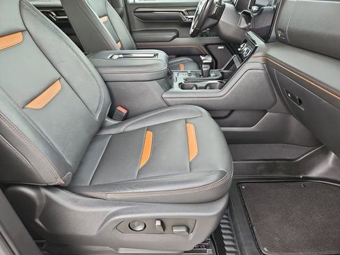 Used 2022 GMC Sierra 1500 AT4 w/ AT4 Premium Package AWD/4WD image 13