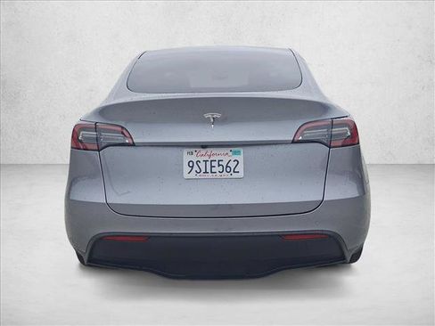 Used 2025 Tesla Model Y Long Range RWD image 6