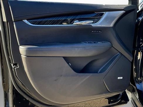 Used 2020 Cadillac XT6 Premium Luxury AWD/4WD image 23
