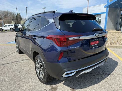 Used 2021 Kia Seltos EX AWD/4WD image 4