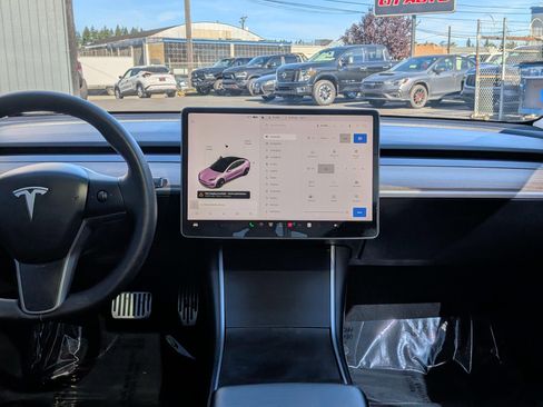 Used 2020 Tesla Model 3 Standard Range Plus RWD image 10