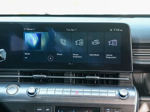 Used 2025 Hyundai Kona SEL AWD/4WD image 15