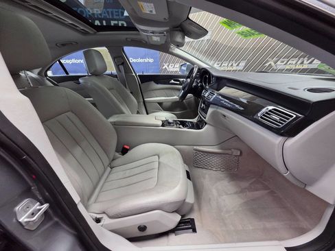 Used 2013 Mercedes-Benz CLS 550 CLS 550 4dr Sedan image 25