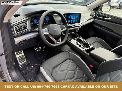 Used 2025 Volkswagen Atlas Peak Edition SE image 32