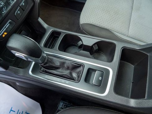 Used 2019 Ford Escape SE image 18