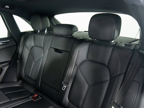 New 2026 Porsche Macan image 35