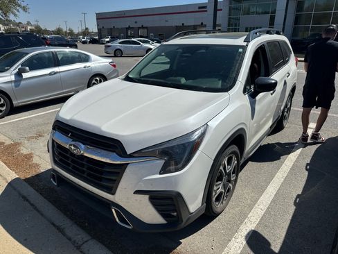 Used 2024 Subaru Ascent Touring image 2