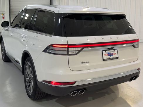 Used 2024 Lincoln Aviator 2WD image 8