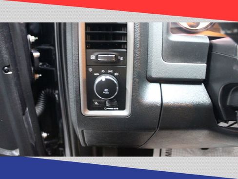 Used 2017 RAM 1500 Express image 16