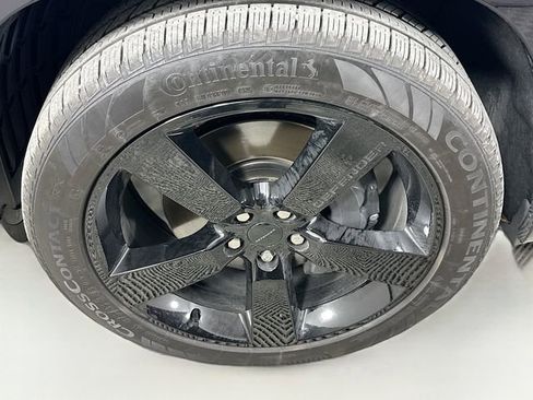 Used 2026 Land Rover Defender 110 X-Dynamic SE image 33