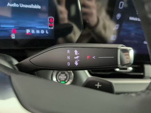 New 2026 Chevrolet Equinox LT w/ Convenience Package II image 17