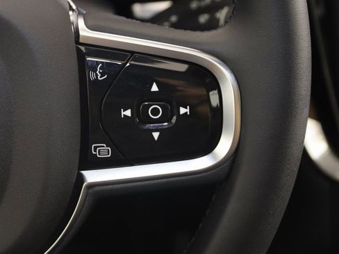 Used 2024 Volvo V60 B5 Cross Country Plus image 36